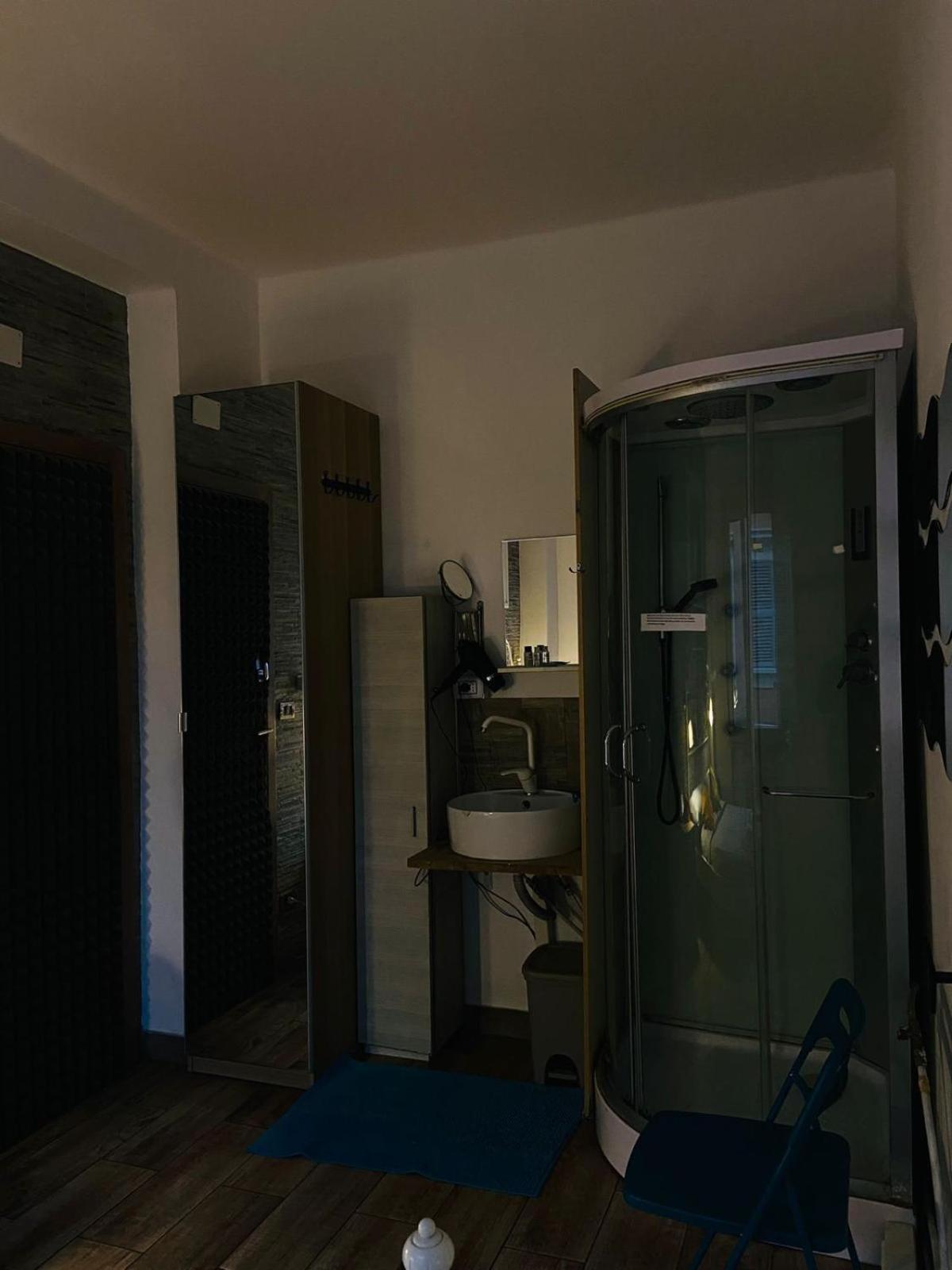 Europe Station Rooms Parma Esterno foto