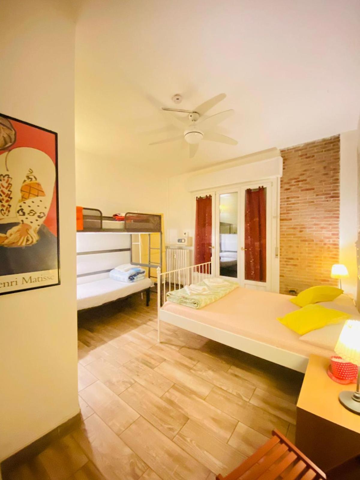 Europe Station Rooms Parma Esterno foto