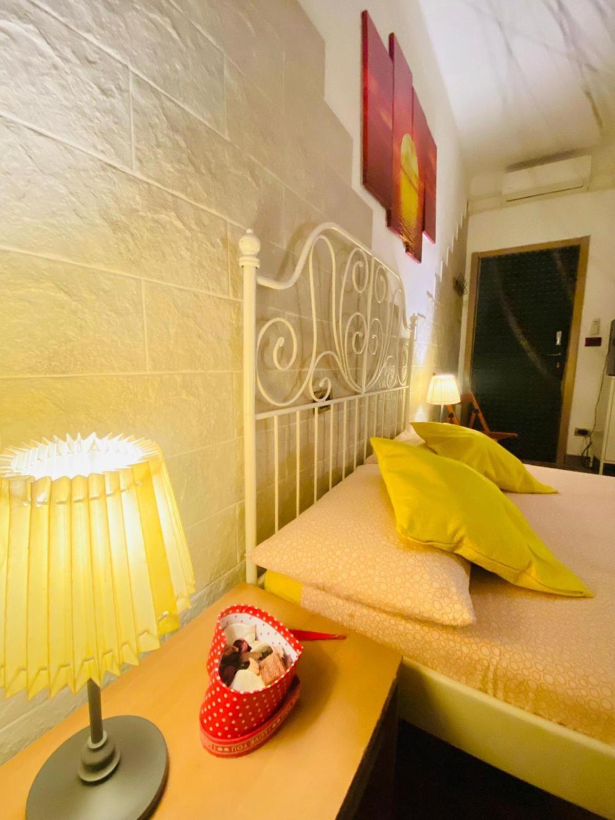 Europe Station Rooms Parma Esterno foto