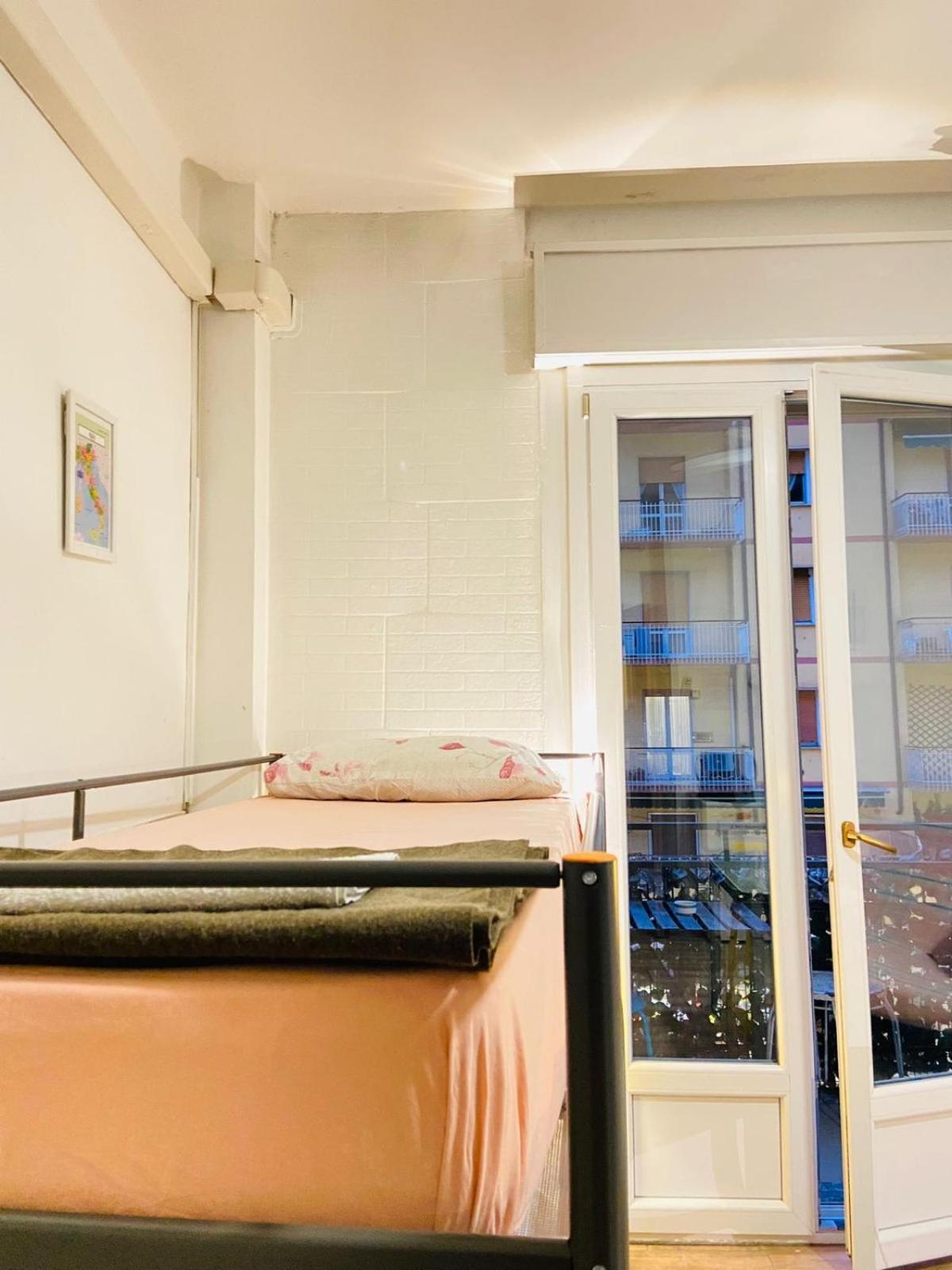 Europe Station Rooms Parma Esterno foto