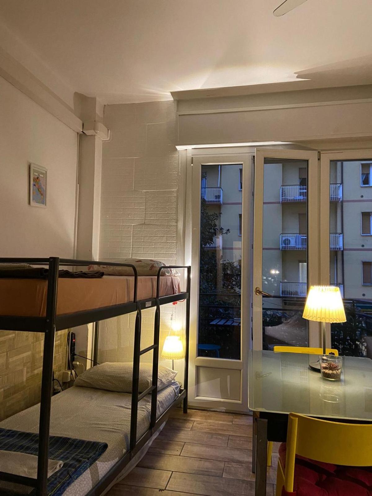 Europe Station Rooms Parma Esterno foto