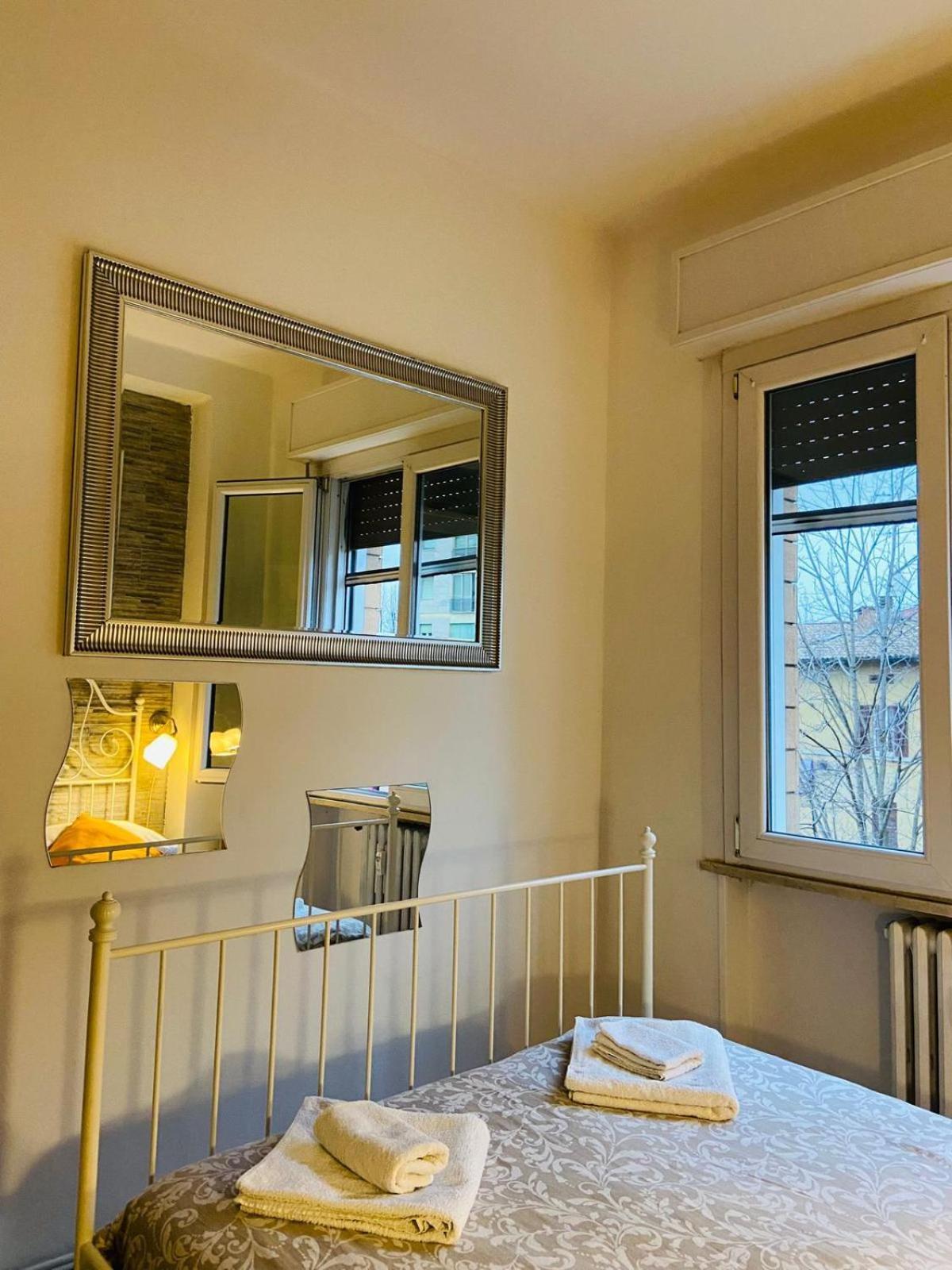 Europe Station Rooms Parma Esterno foto
