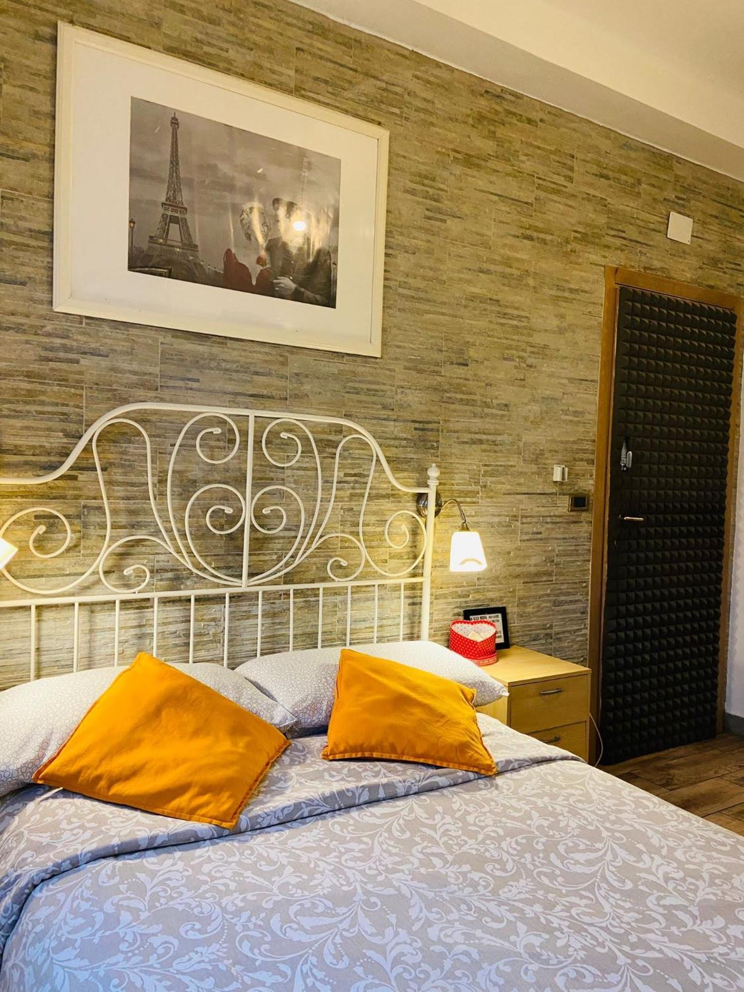 Europe Station Rooms Parma Esterno foto